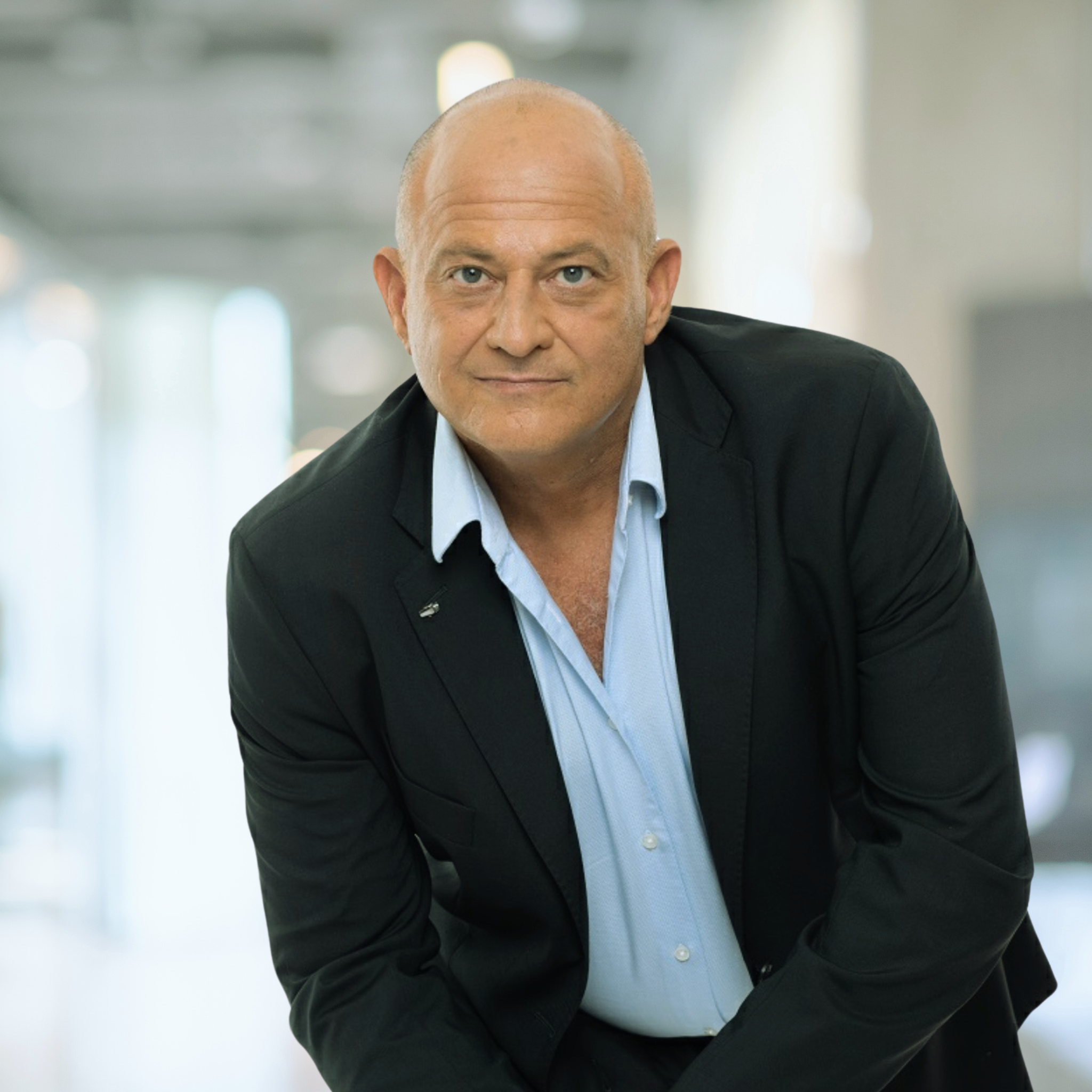 עו"ד דן אלון